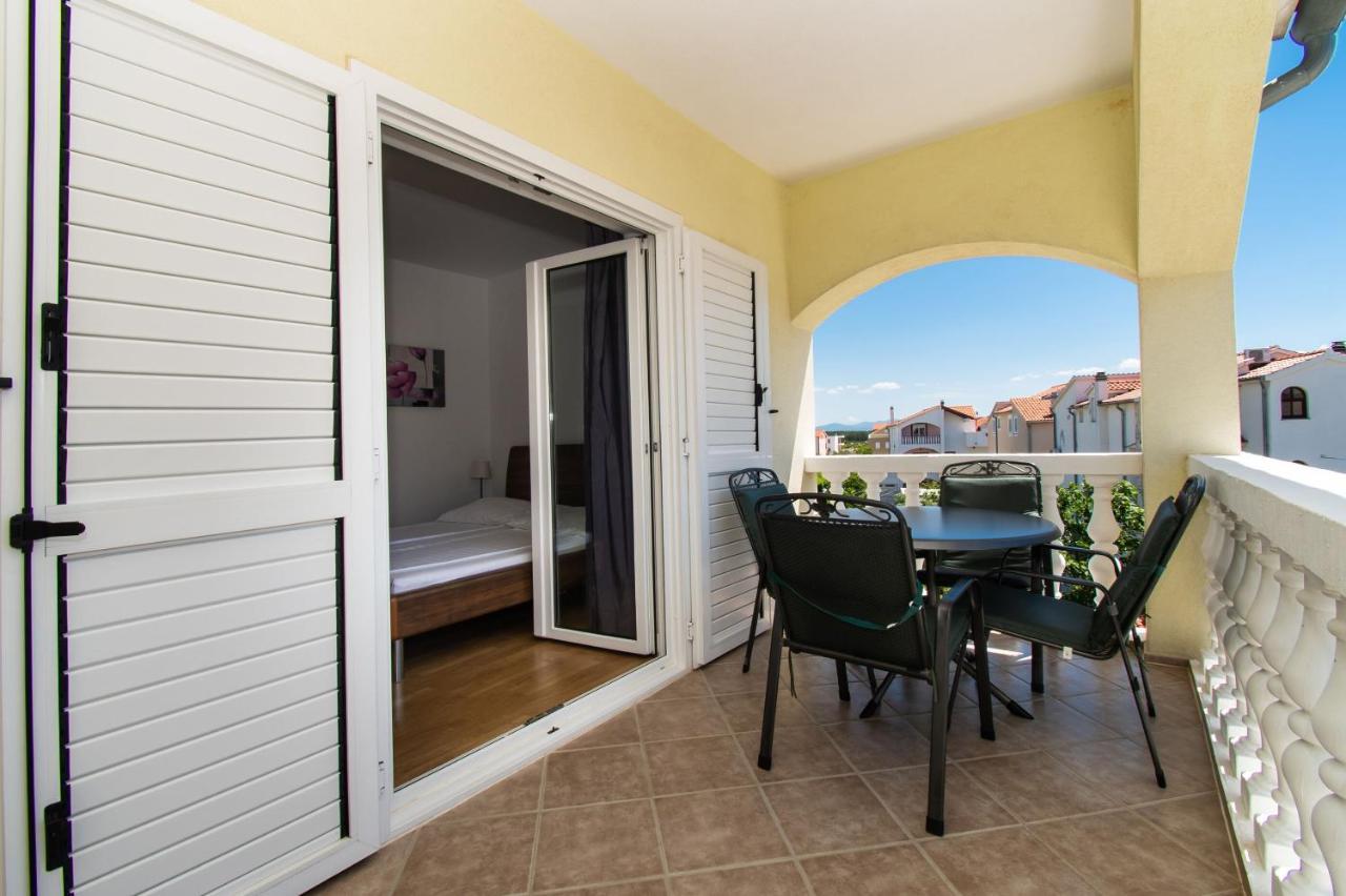 Apartments Kendes Vodice Ngoại thất bức ảnh